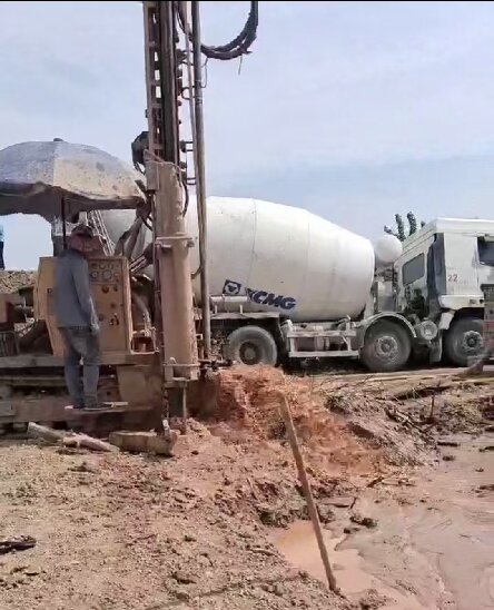 老河口岩石井施工